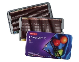 0701029 Набор цветных карандашей Coloursoft 72 цв в метал.уп DERWENT																									
