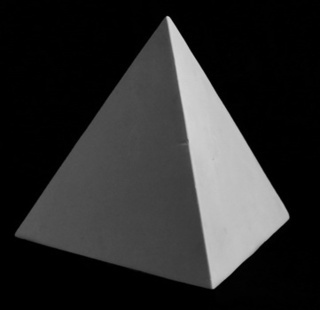 Правильная пирамида, гипс (арт.30-308) 14см.
